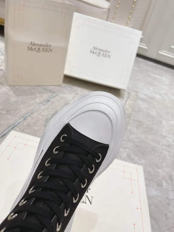 Alexander McQueen Shoe 